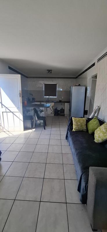 2 Bedroom Property for Sale in Goodwood Central Western Cape